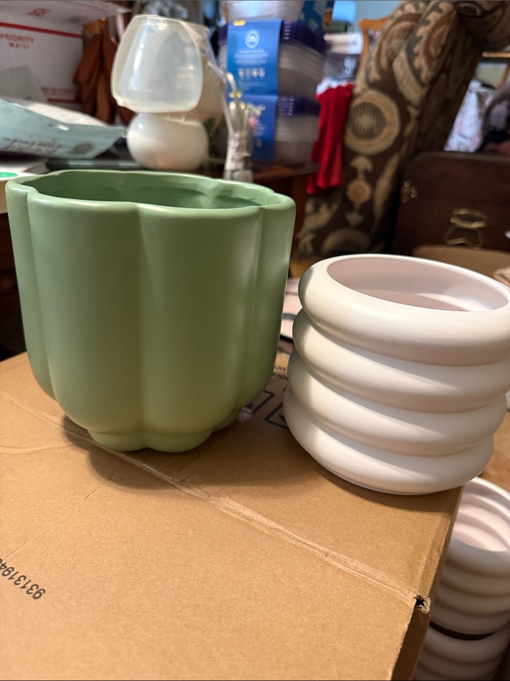 Room Essentials Sage Green Scalloped Planter and Cream Ribbed Vase Set